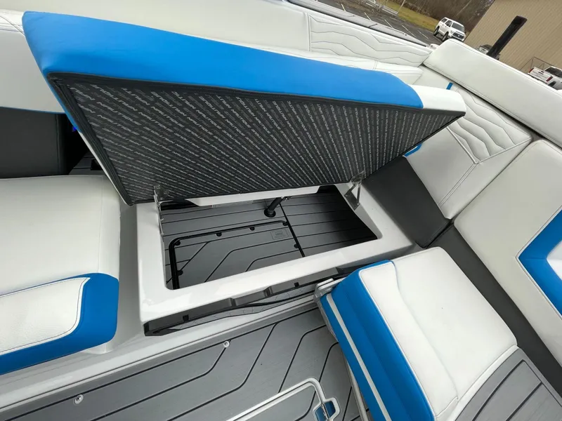 Slide: The Image of Nautique Super Air G23 2025 - 27