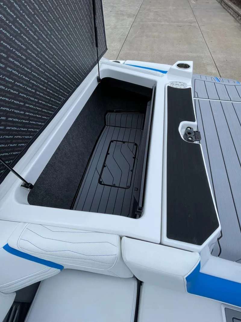 Slide: The Image of Nautique Super Air G23 2025 - 29