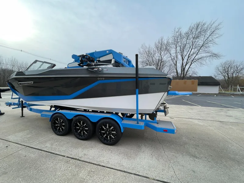 Slide: The Image of Nautique Super Air G23 2025 - 3