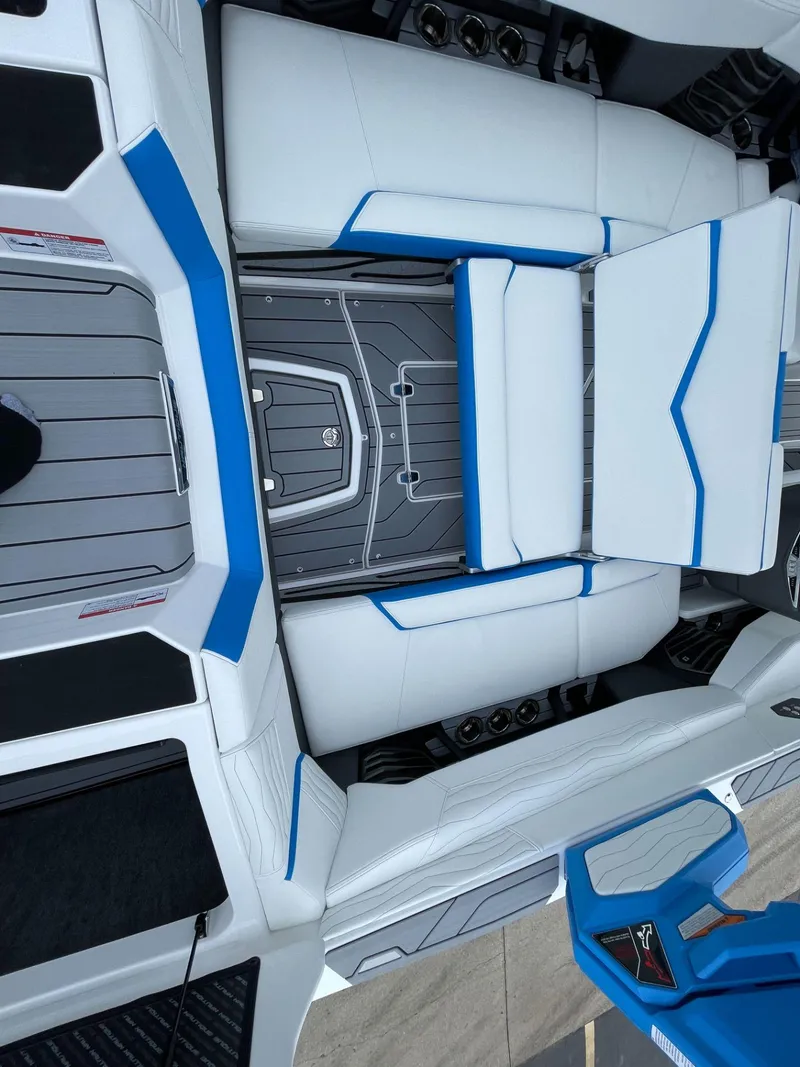 Slide: The Image of Nautique Super Air G23 2025 - 31