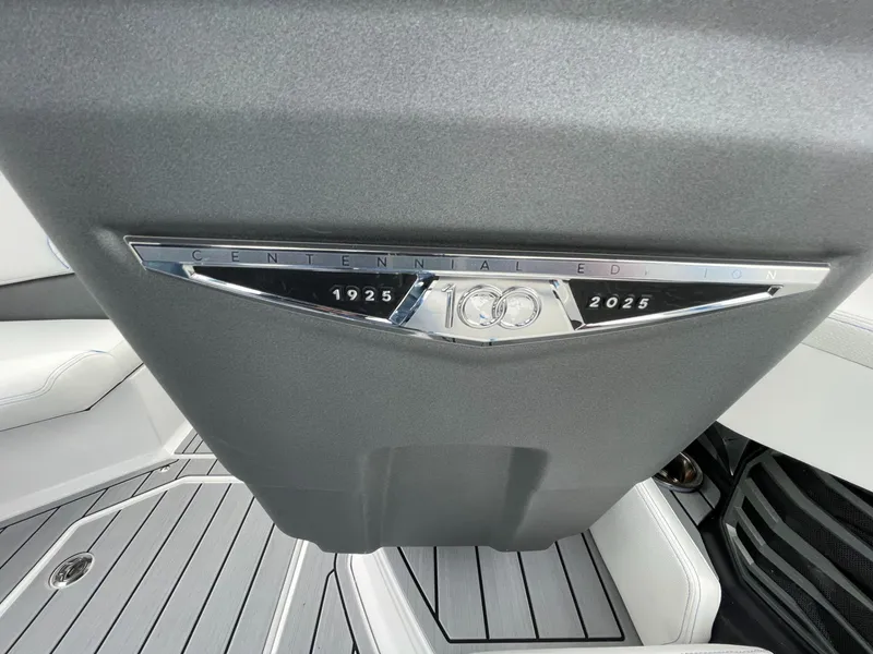 Slide: The Image of Nautique Super Air G23 2025 - 40