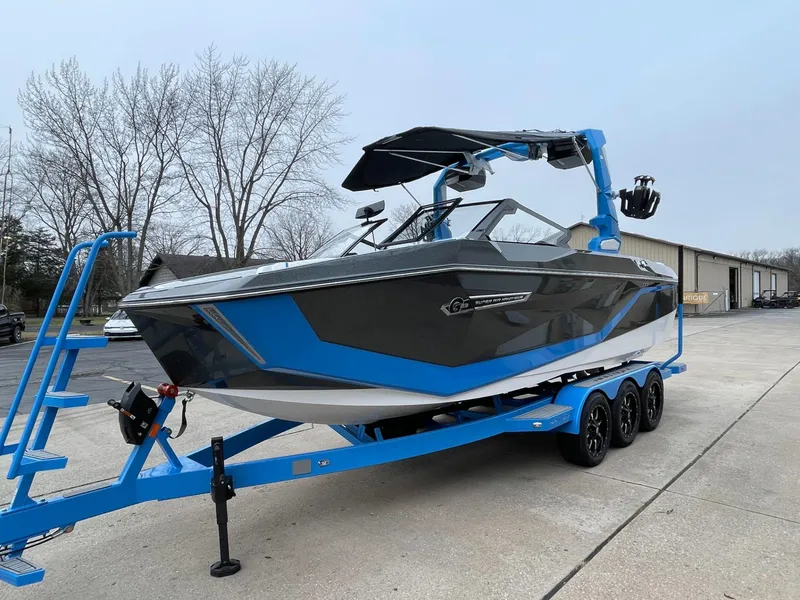 Slide: The Image of Nautique Super Air G23 2025 - 43