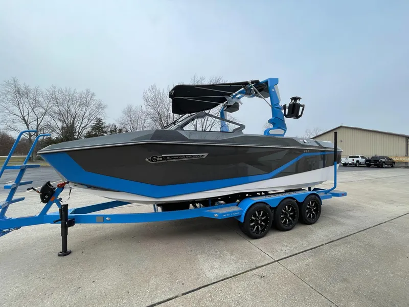 Slide: The Image of Nautique Super Air G23 2025 - 44