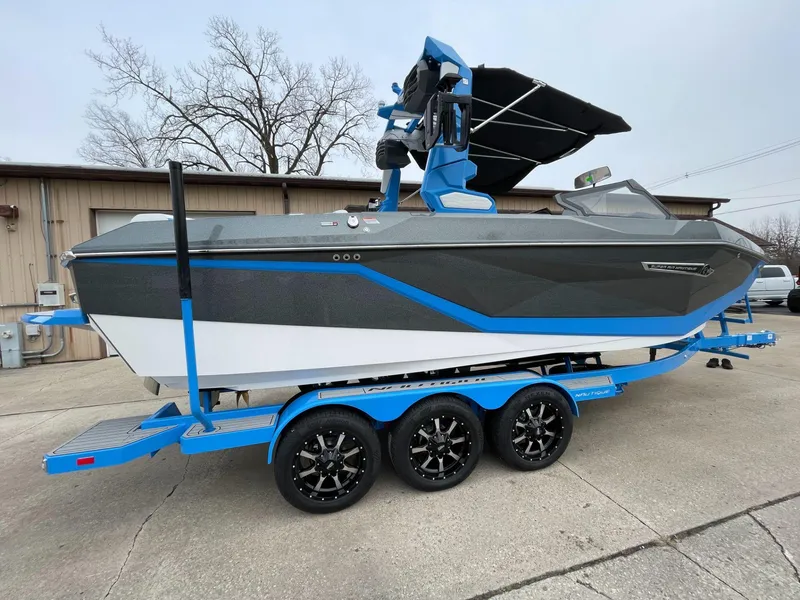 Slide: The Image of Nautique Super Air G23 2025 - 53