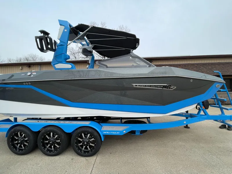Slide: The Image of Nautique Super Air G23 2025 - 54