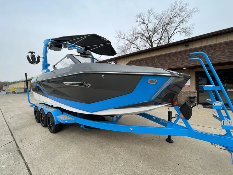 Slide: The Image of Nautique Super Air G23 2025 - 56