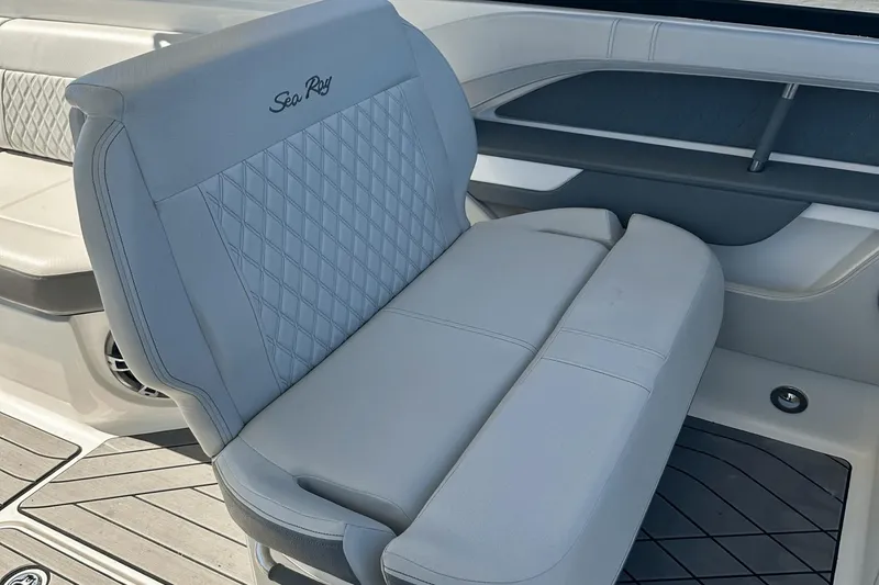 Slide: The Image of Sea Ray 310 SLX Outboard 2023 - 13
