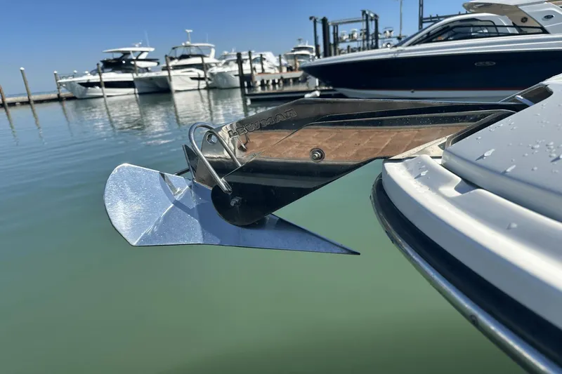 Slide: The Image of Sea Ray 310 SLX Outboard 2023 - 16