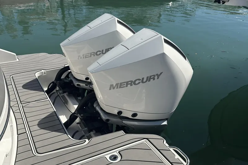 Slide: The Image of Sea Ray 310 SLX Outboard 2023 - 3