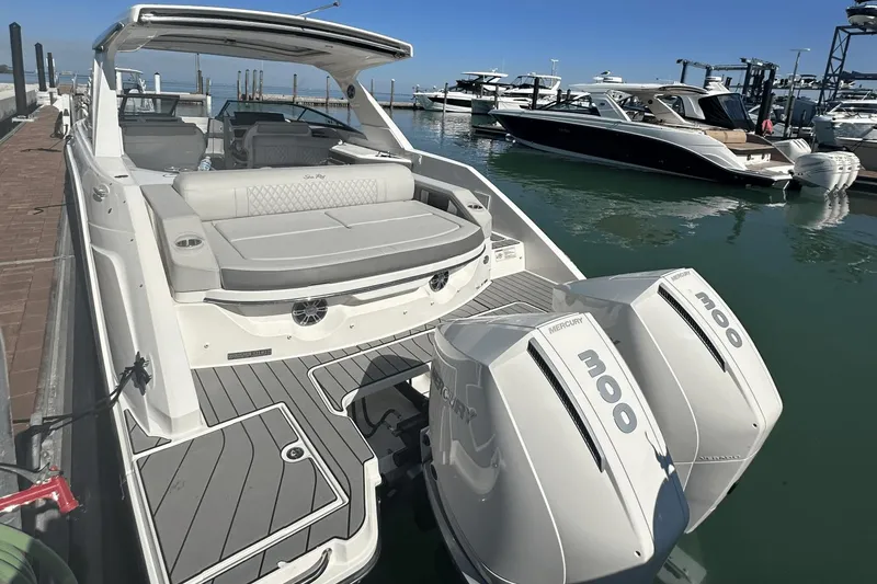 Slide: The Image of Sea Ray 310 SLX Outboard 2023 - 4
