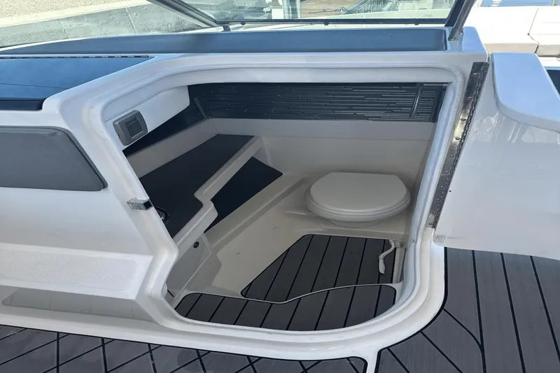 Slide: The Image of Sea Ray 310 SLX Outboard 2023 - 8