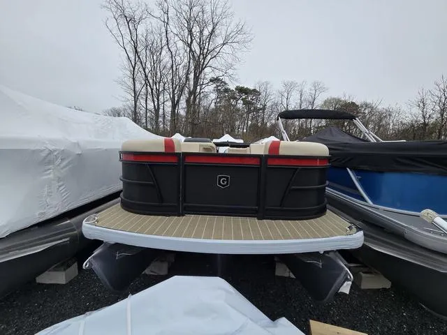 The Image of Godfrey Sweetwater 2286 MT 2025 - 1