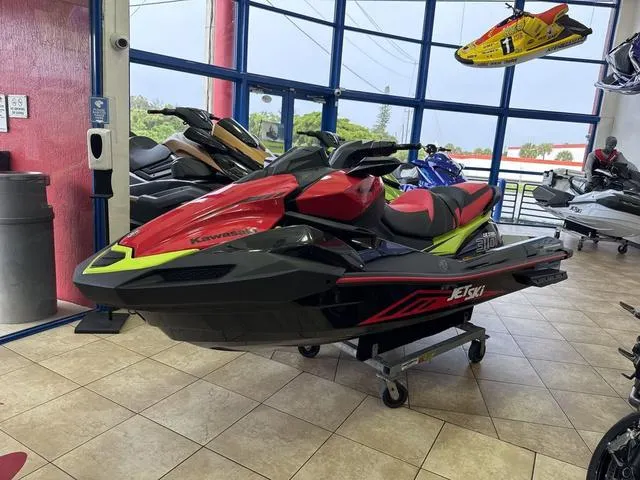 The Image of Kawasaki Ultra 310 2025 - 1