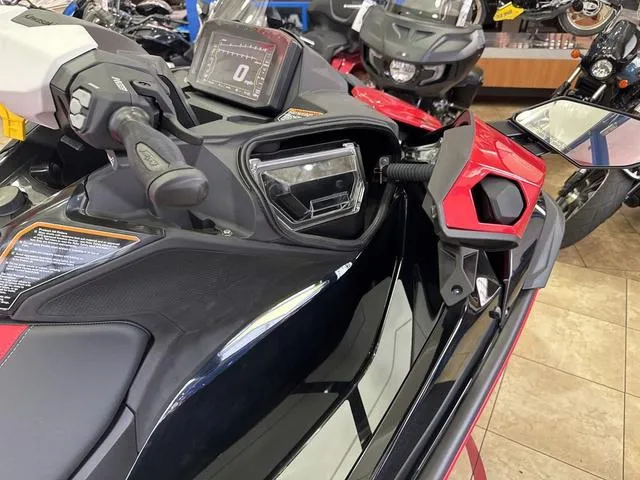 Slide: The Image of Kawasaki Ultra 310 2025 - 11