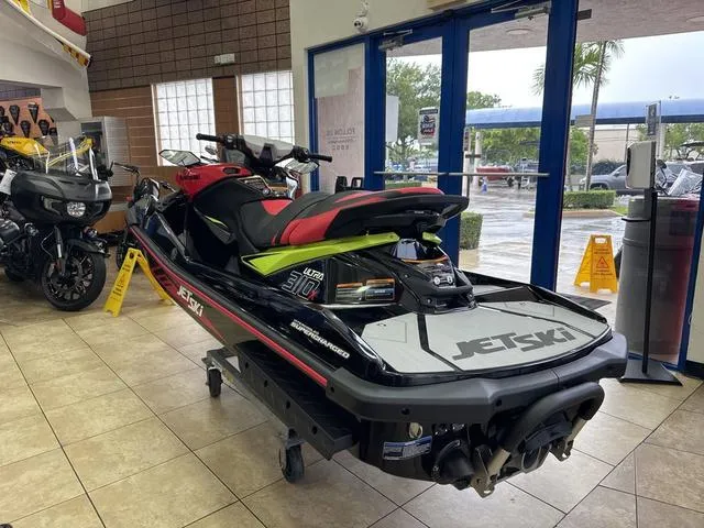 Slide: The Image of Kawasaki Ultra 310 2025 - 3