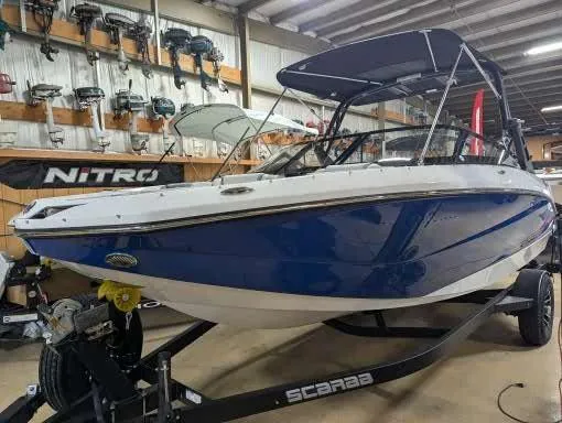 The Image of Scarab 215SE 2025 - 1