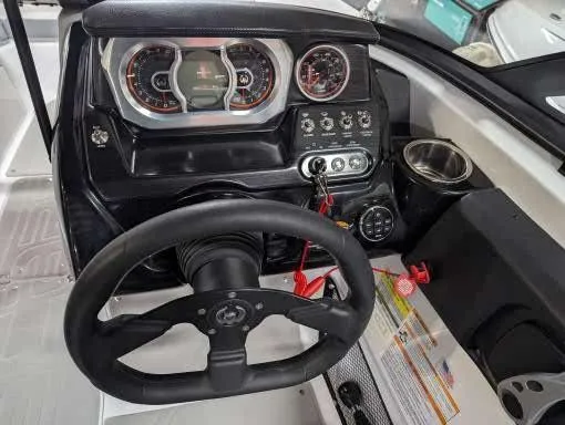 Slide: The Image of Scarab 215SE 2025 - 5