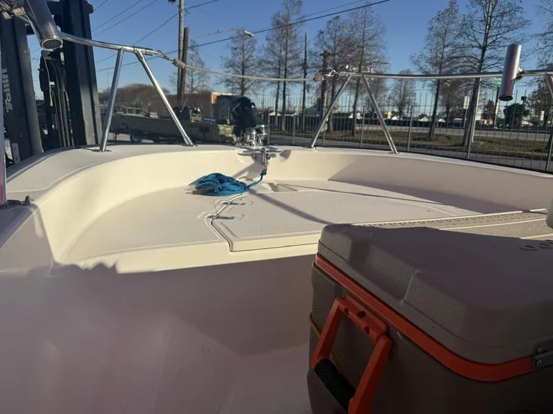 Slide: The Image of Boston Whaler 150 Montauk 2007 - 6