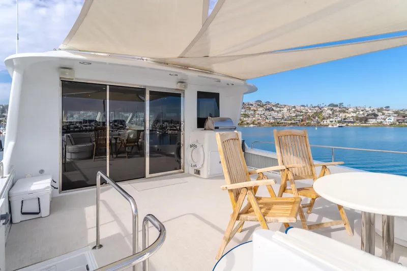 Slide: The Image of Hatteras 80 Motor Yacht 2006 - 50