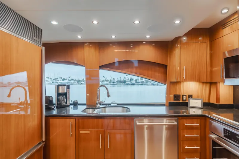 Slide: The Image of Hatteras 80 Motor Yacht 2006 - 62