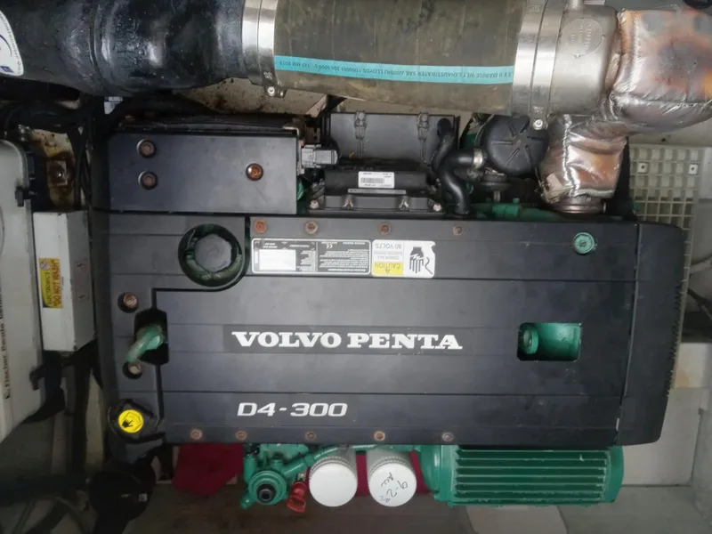 Slide: The Image of Volvo Penta D4-300 engine in 2016 Aquila 44 yacht. - 16