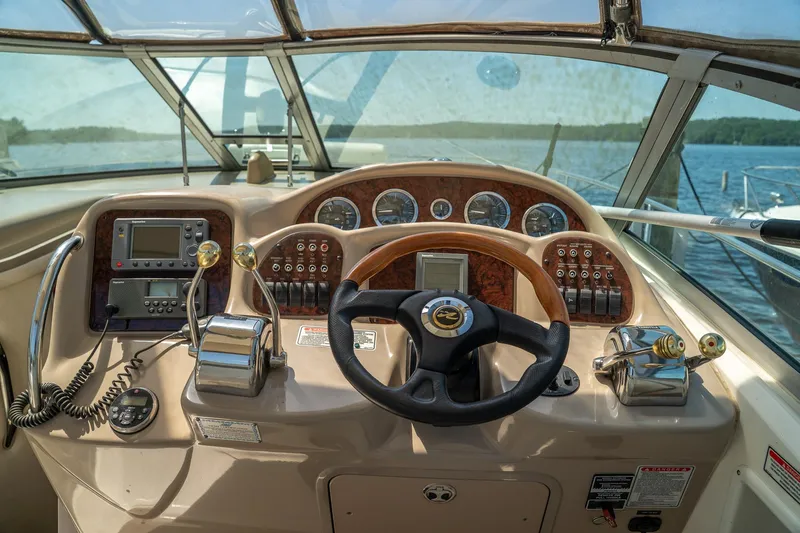 Slide: The Image of Sea Ray Sundancer 320 2003 - 13