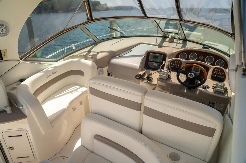 Slide: The Image of Sea Ray Sundancer 320 2003 - 14