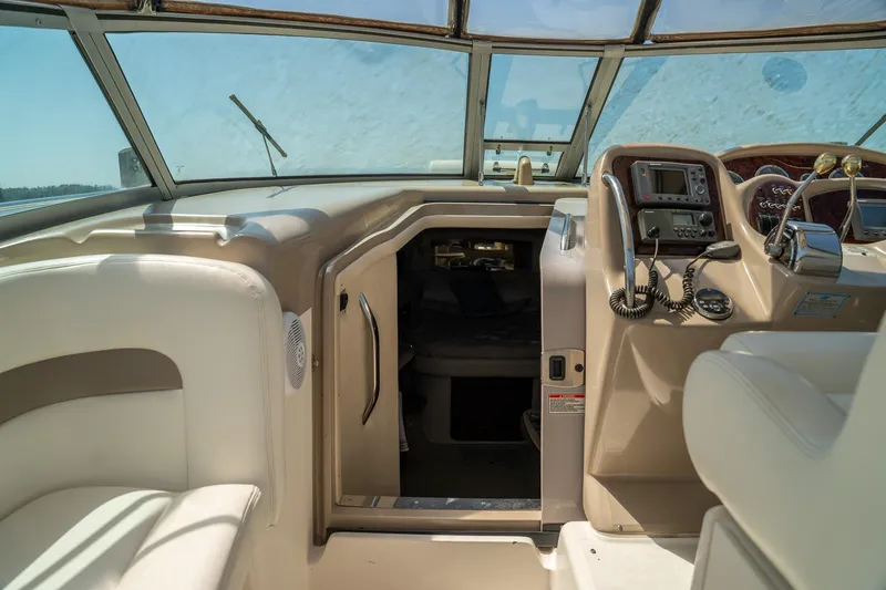 Slide: The Image of Sea Ray Sundancer 320 2003 - 15