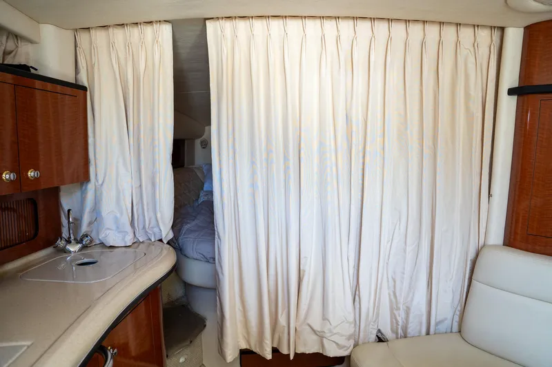 Slide: The Image of Sea Ray Sundancer 320 2003 - 17