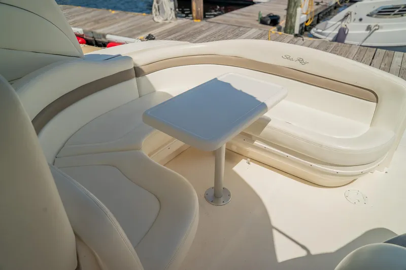 Slide: The Image of Sea Ray Sundancer 320 2003 - 9