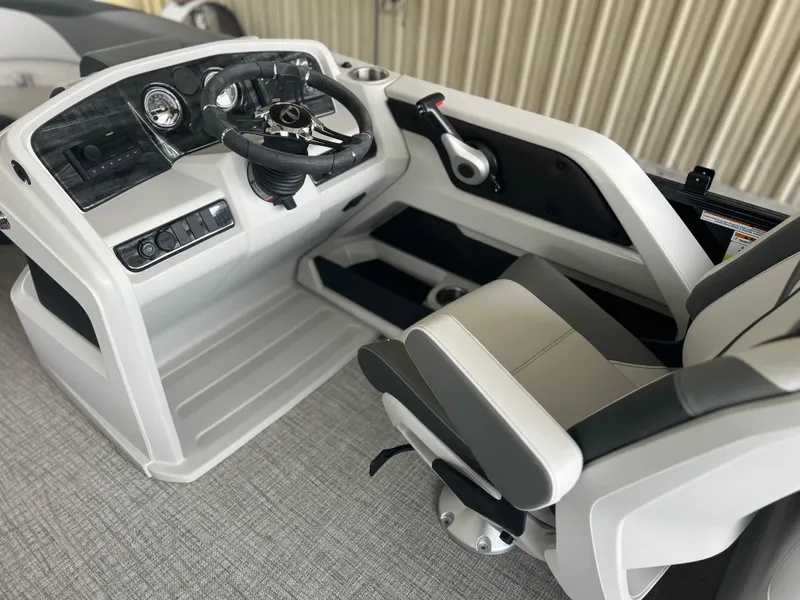 Slide: The Image of Tahoe LTZ QL21T 2024 - 13