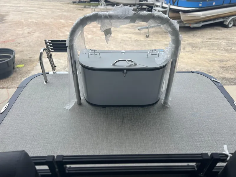 Slide: The Image of Tahoe LTZ QL21T 2024 - 17