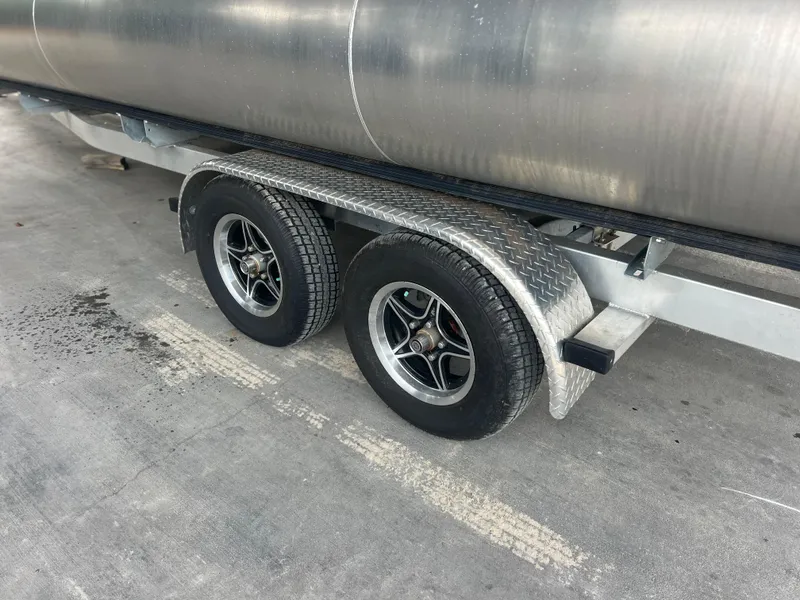 Slide: The Image of Tahoe LTZ QL21T 2024 - 6