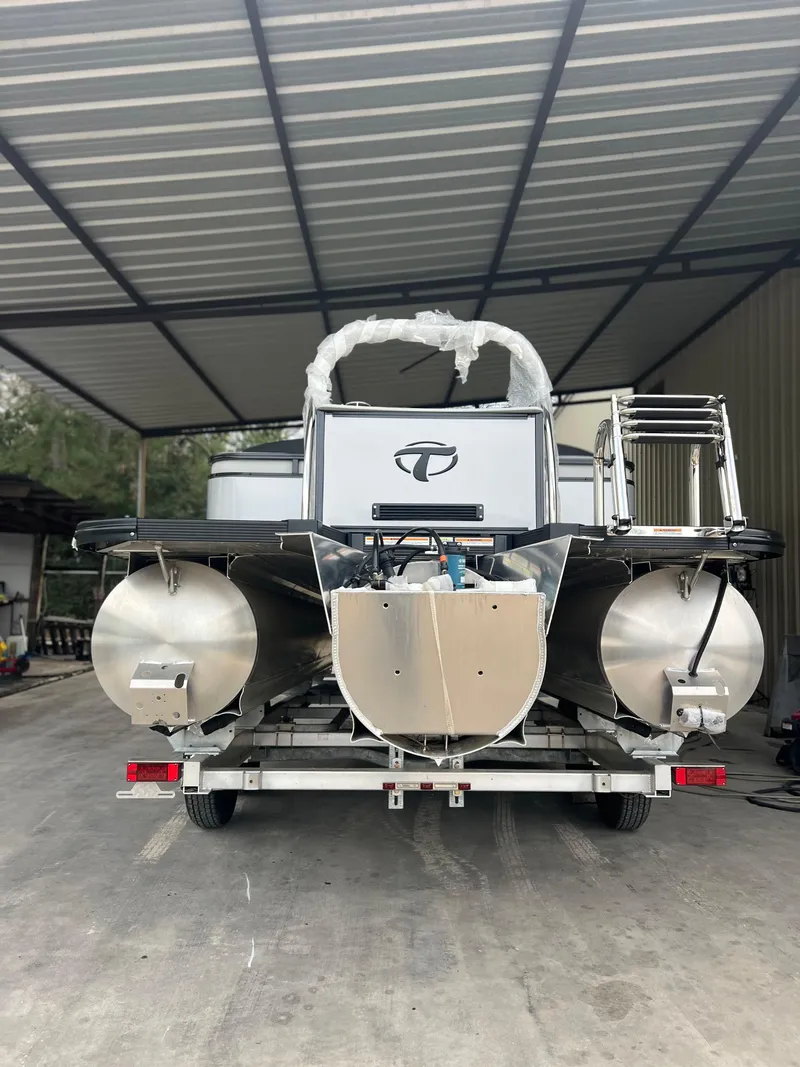 Slide: The Image of Tahoe LTZ QL21T 2024 - 7