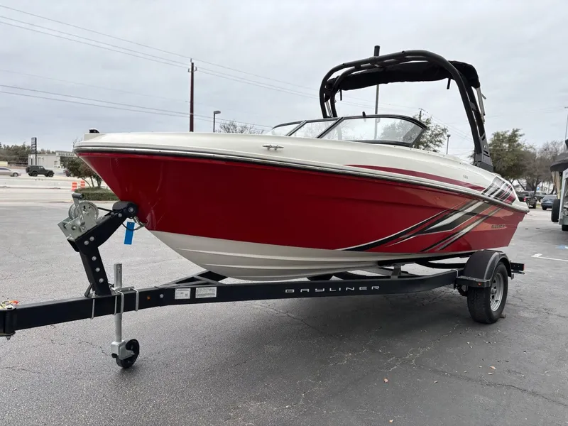 Slide: The Image of Bayliner VR4 2023 - 4