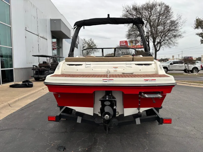 Slide: The Image of Bayliner VR4 2023 - 5