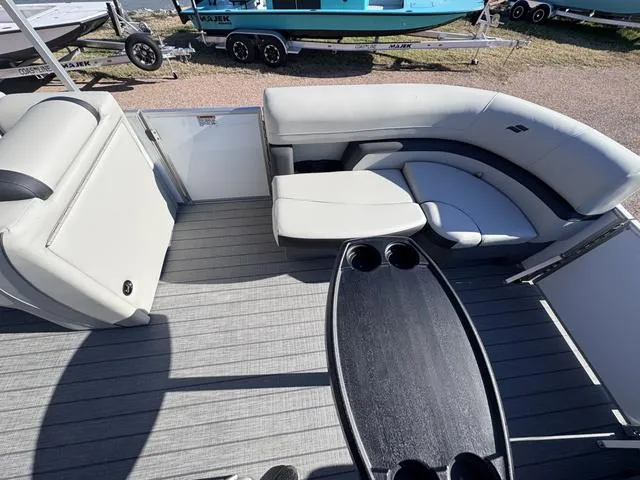 Slide: The Image of Starcraft EX 20 FD 2025 - 17