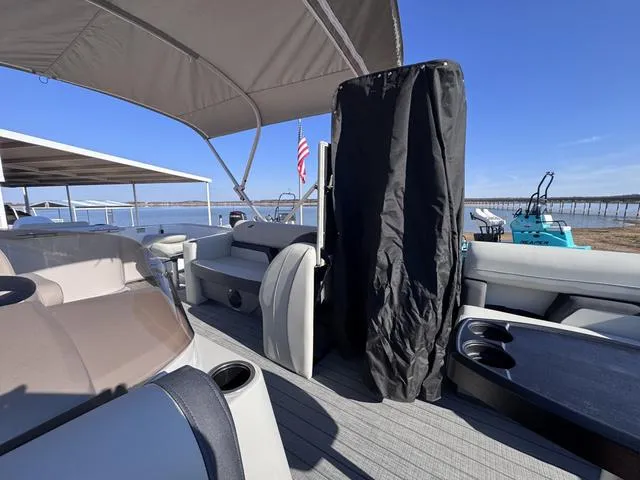 Slide: The Image of Starcraft EX 20 FD 2025 - 23