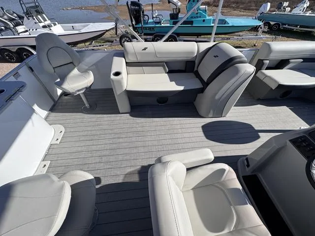 Slide: The Image of Starcraft EX 20 FD 2025 - 24