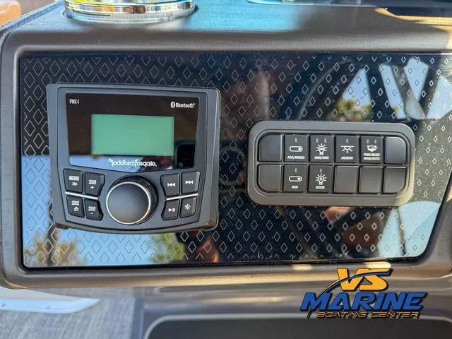 Slide: The Image of Bennington M Quad Bench 24 MFB 2025 - 22