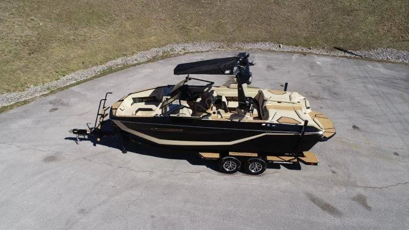 Slide: The Image of Nautique G23 2025 - 12