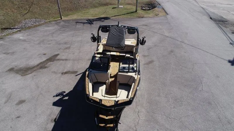 Slide: The Image of Nautique G23 2025 - 16