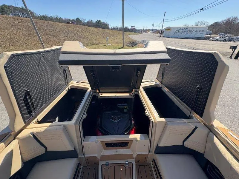 Slide: The Image of Nautique G23 2025 - 33