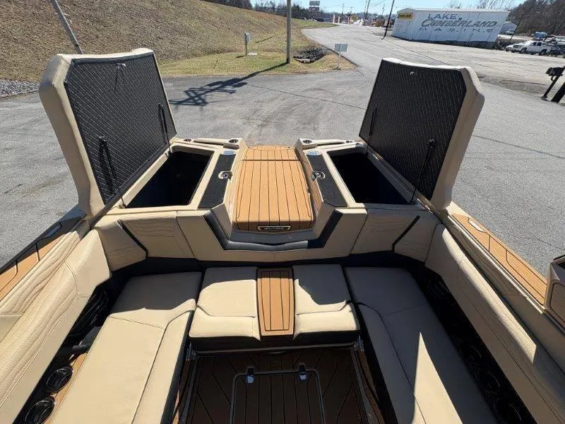 Slide: The Image of Nautique G23 2025 - 35