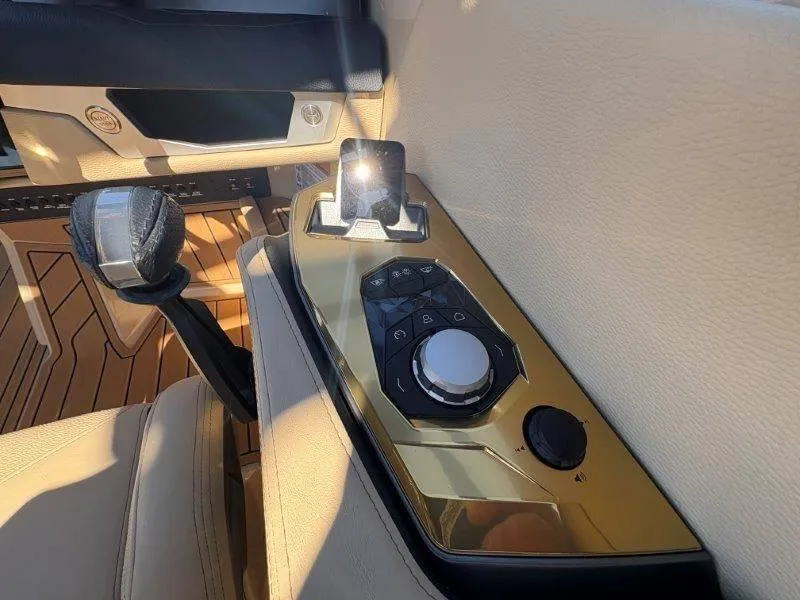 Slide: The Image of Nautique G23 2025 - 44