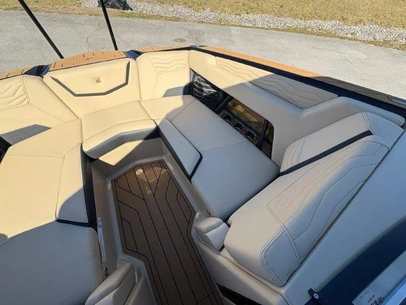 Slide: The Image of Nautique G23 2025 - 56