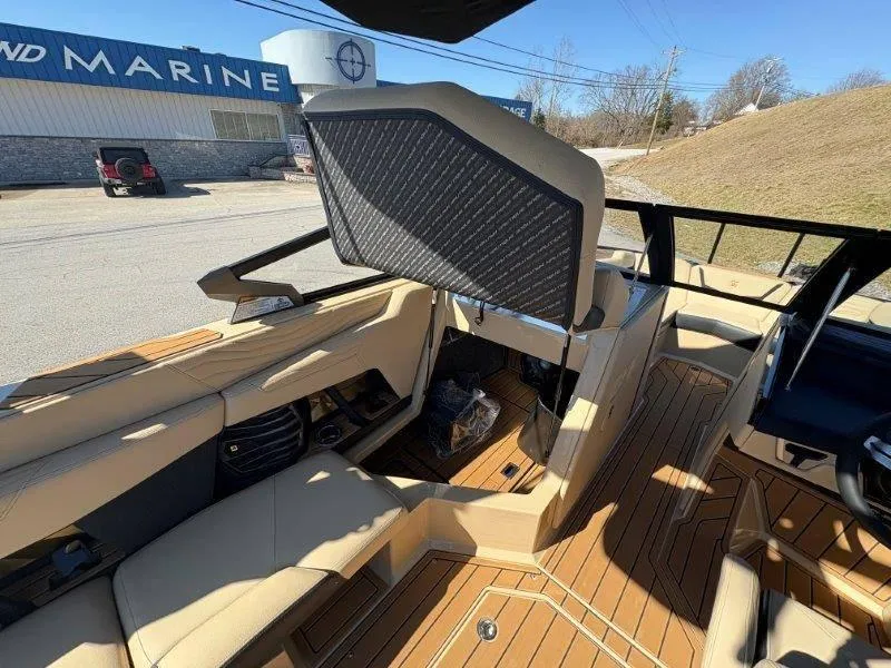 Slide: The Image of Nautique G23 2025 - 60