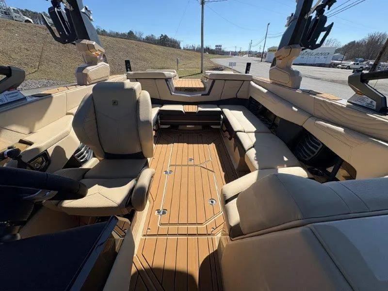 Slide: The Image of Nautique G23 2025 - 62