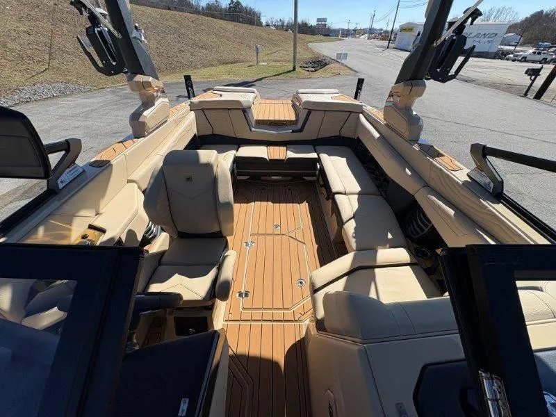 Slide: The Image of Nautique G23 2025 - 65