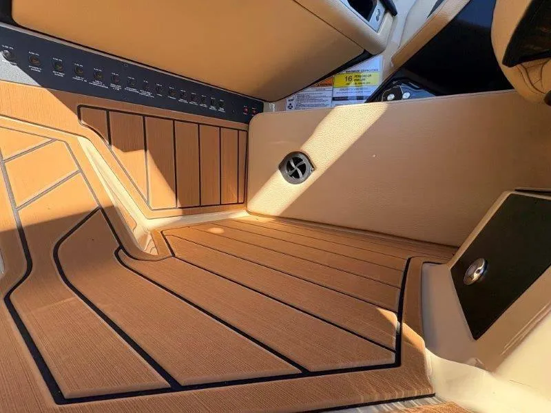 Slide: The Image of Nautique G23 2025 - 95